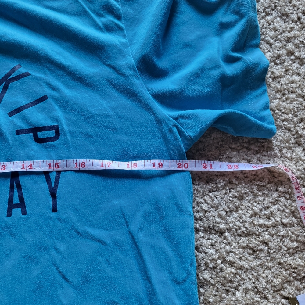 The Nike Tee Shirt - Picture 2 of 5